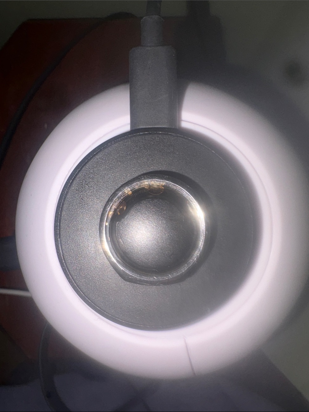 Oura Ring Silver Size 8 with Charger Dock